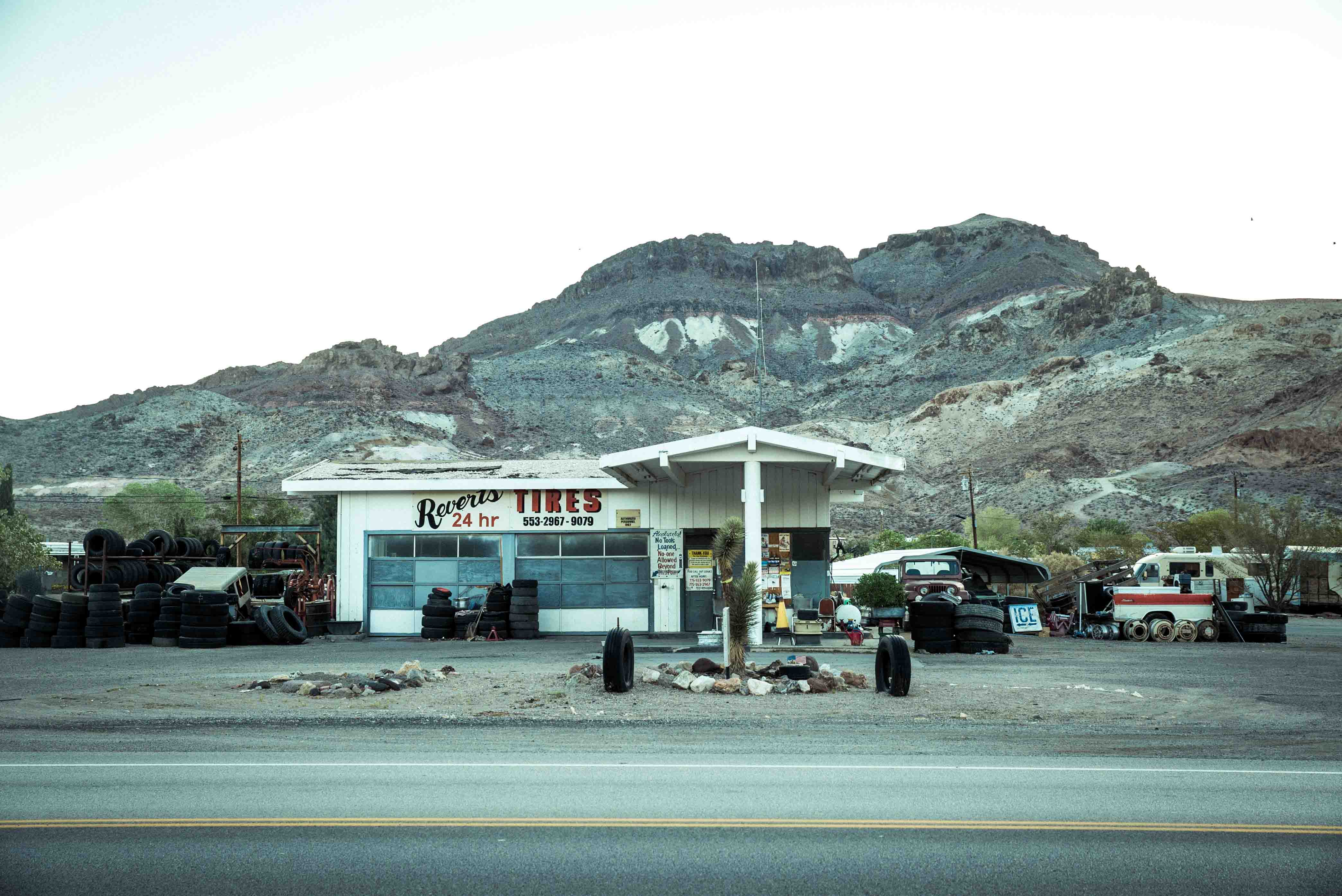 Beatty Death valley vallée de la mort Las Vegas Los Angeles San Francisco blog carnet de voyage voiture américaine station essence désert montagnes
